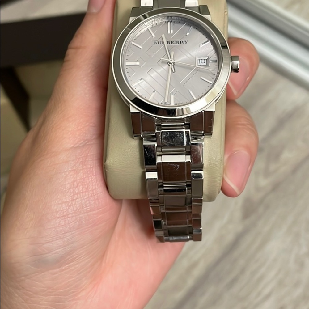 Burberry watch - Picture 6 of 7